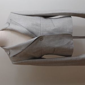 BCBG Maxazria light gray wool blazer/ size Medium